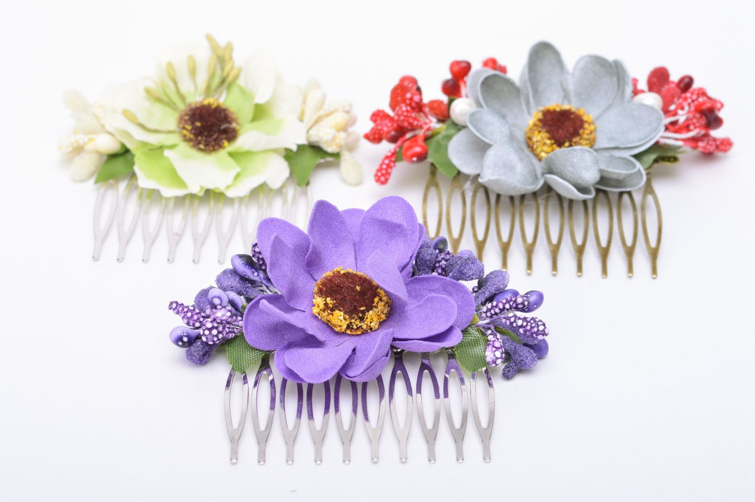 Conjunto de peines para el pelo 3 piezas con flores artificiales artesanales foto 5