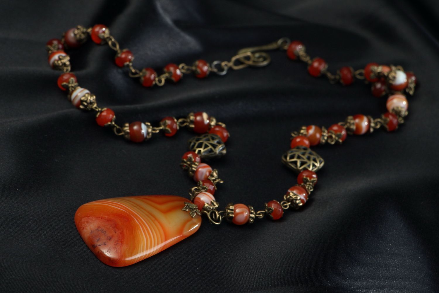 Necklet made of agate and cornelian photo 2