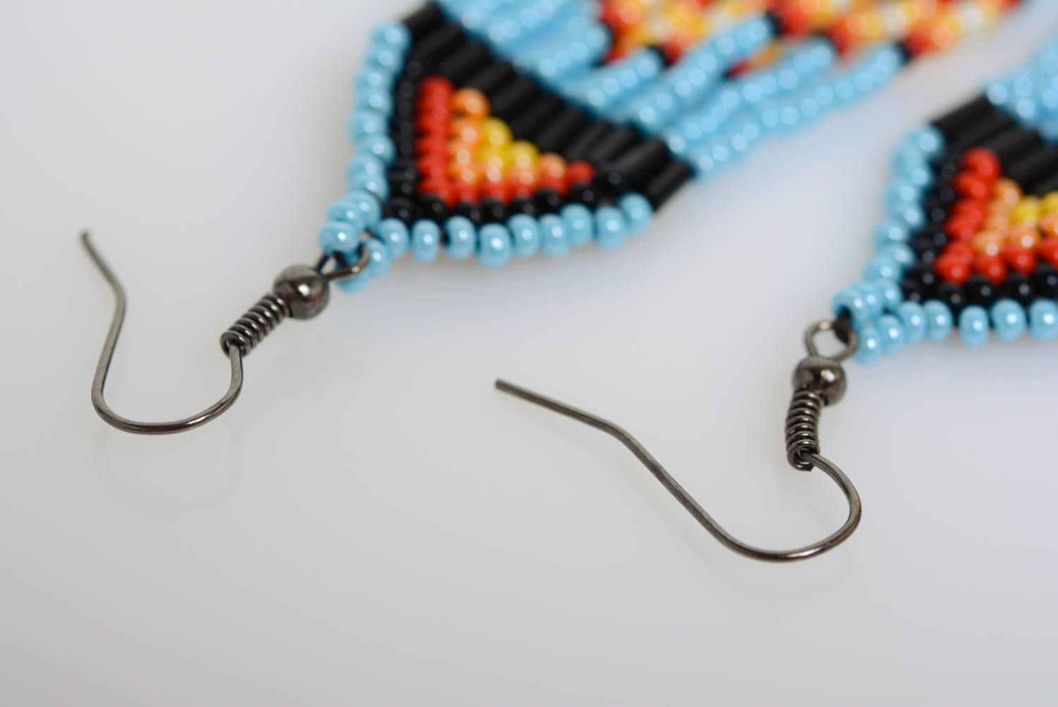 Boucles d'oreilles artisanales en perles de rocaille faites main ethniques photo 5