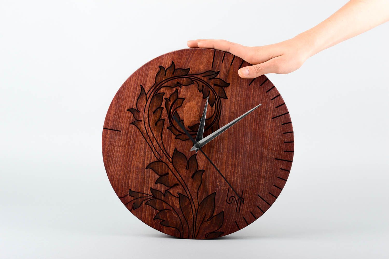 Часы ручной работы настенные часы красивые темные деревянные часы оригинальные фото 2