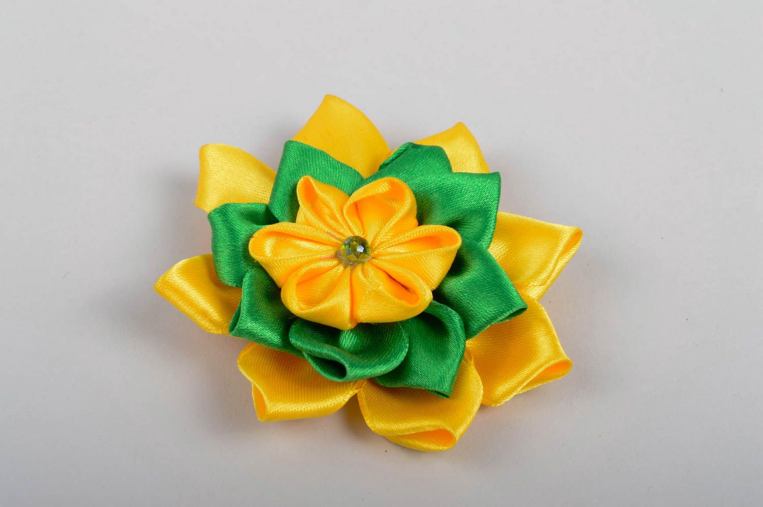 Gelbe Blume Haarspange handgemachter Schmuck Accessoire für Mädchen grell  foto 2