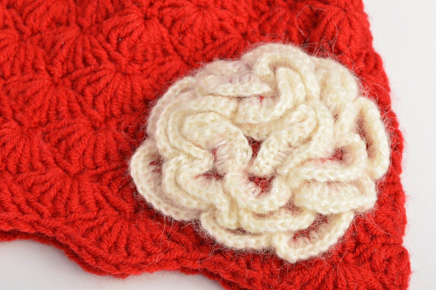 Bonnet tricot fait main Chapeau au crochet rouge pompon et fleur Vêtement fille photo 5