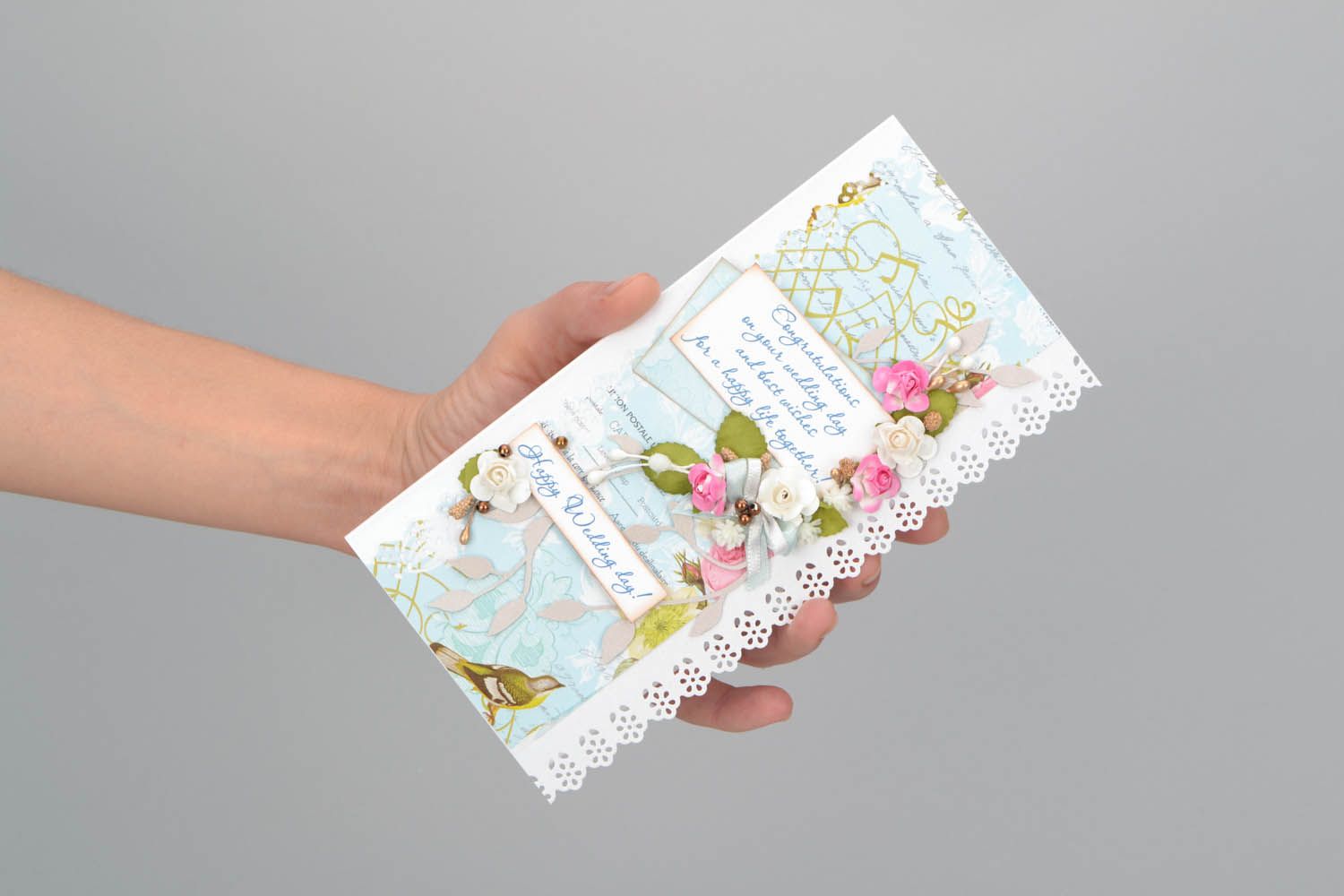 Cartão postal decorativo decorado com flores artificiais Casamento feliz! foto 2
