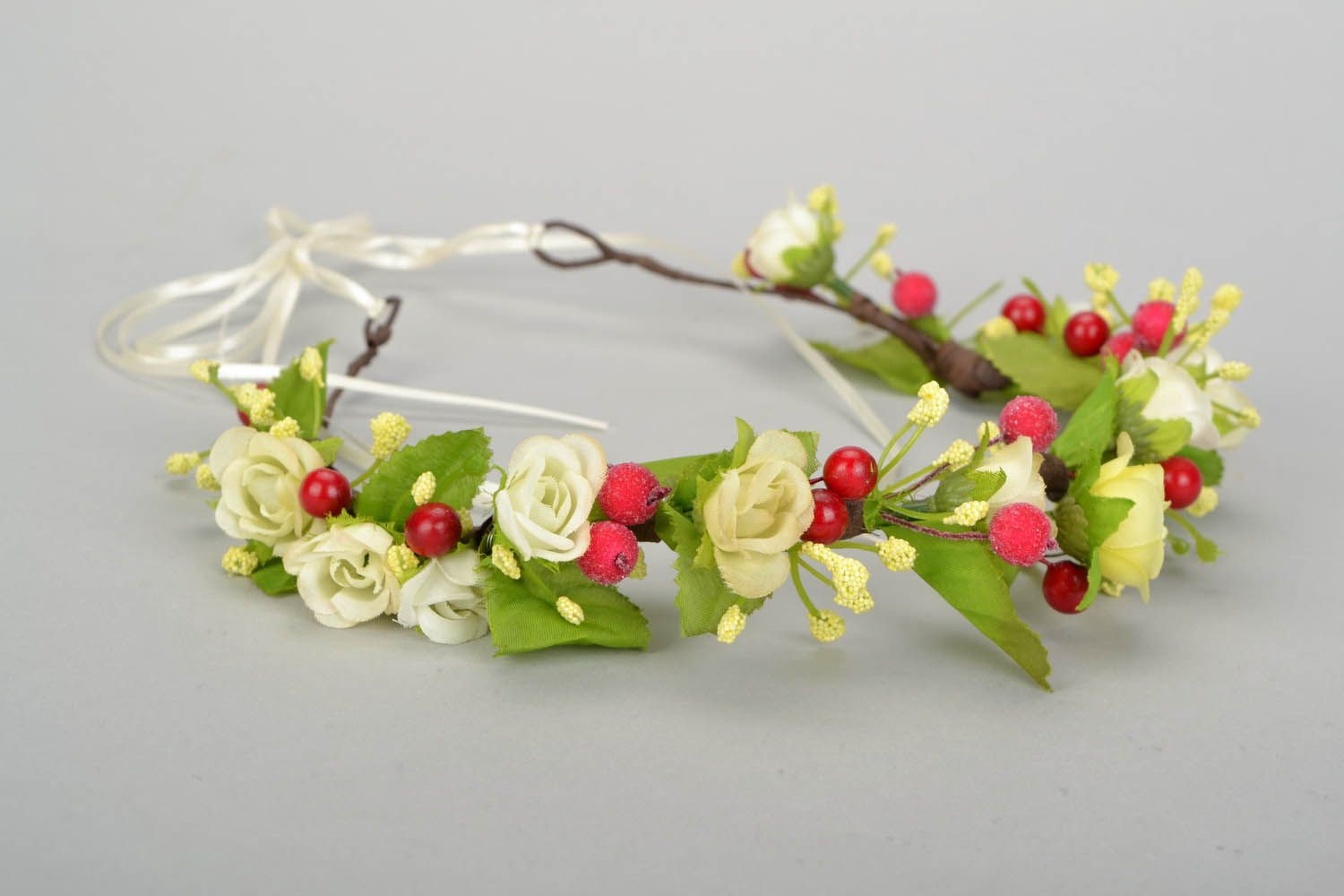 Hair band with berries and flowers photo 4