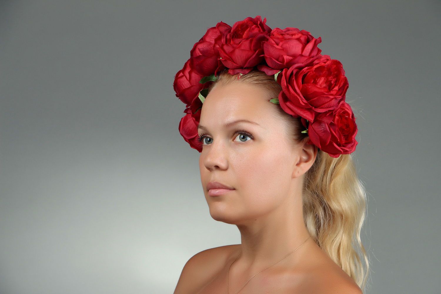 Headband made of flowers Roses photo 5
