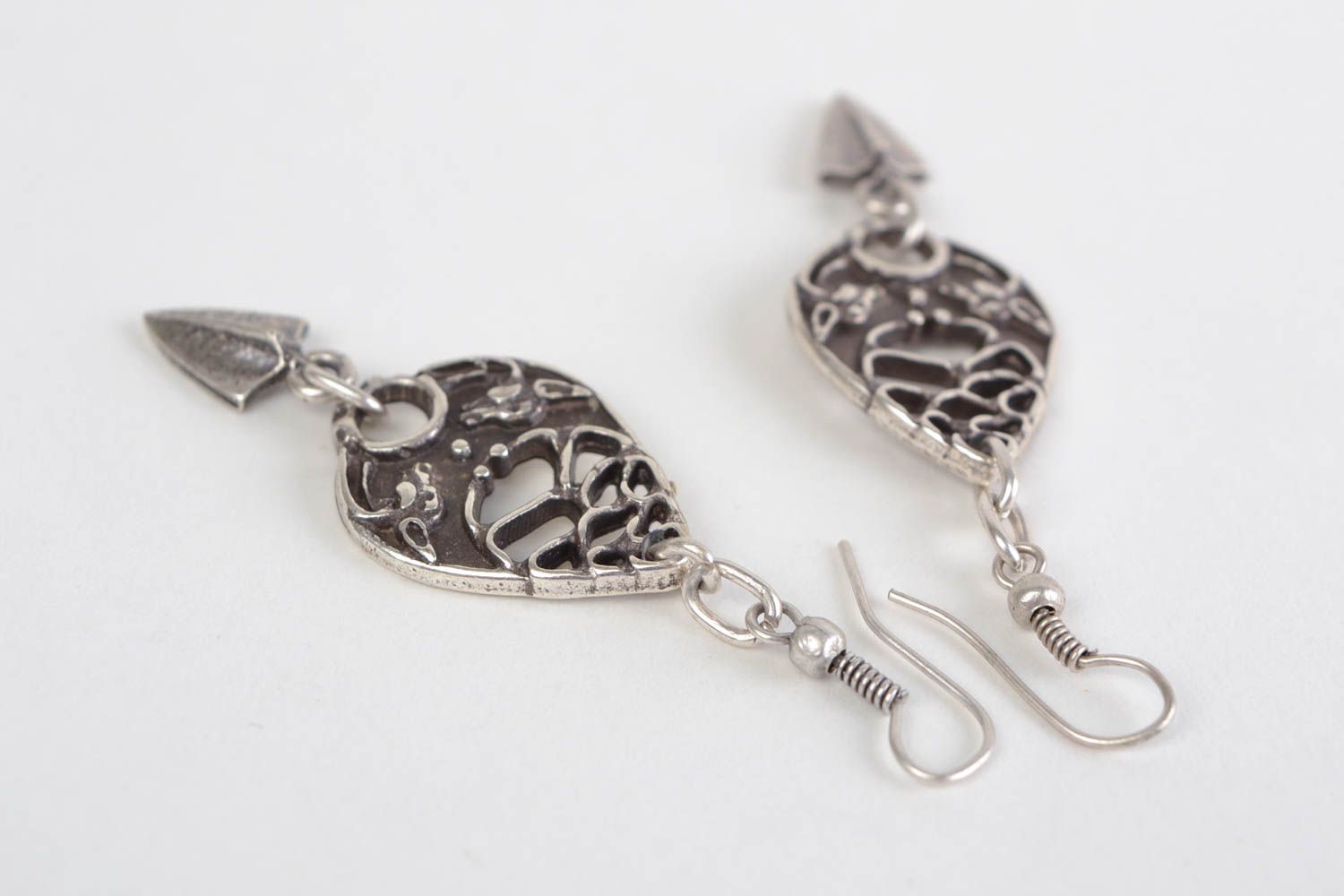 Handmade designer dangling earrings cast of metal alloy in ethnic style photo 4