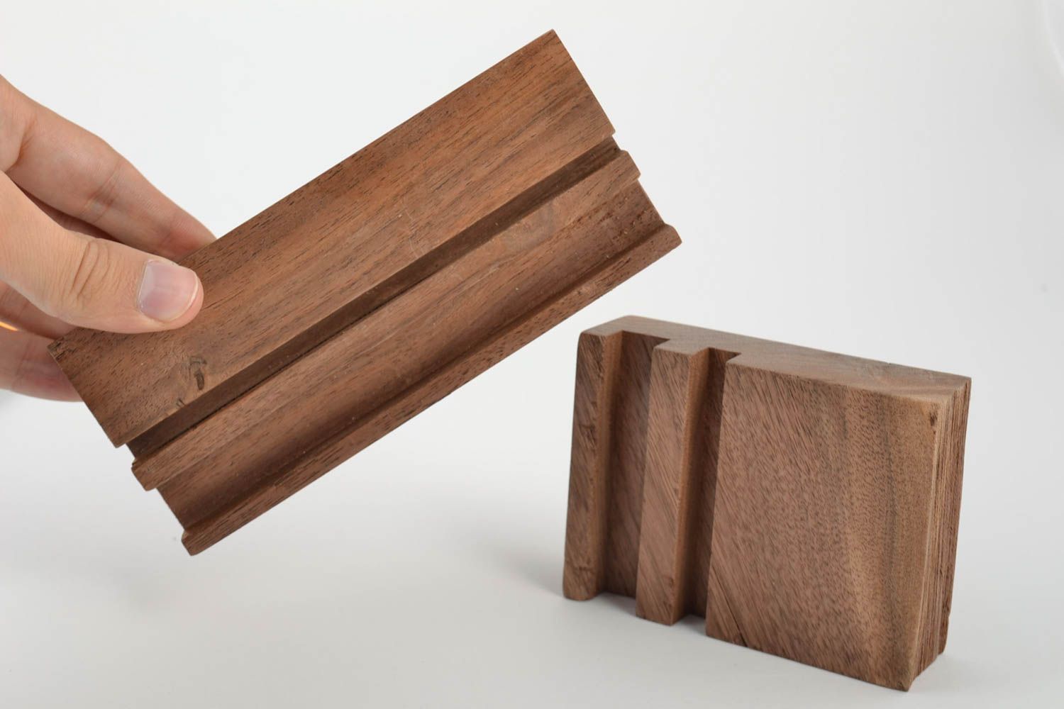 Оригинальный деревянный набор подставок для телефонов и планшетов из 2 изделий фото 5
