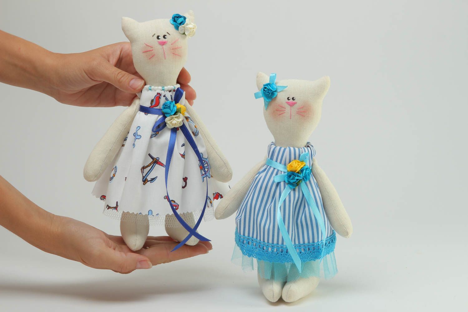 Peluches chats en robes Jouets faits main textiles Cadeau original 2 pièces photo 5
