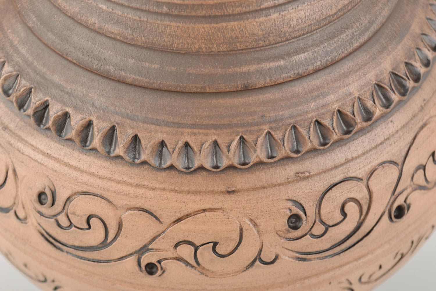 Глиняный кувшин в технике гончарства ручной работы с орнаментом объемом 2 л фото 2