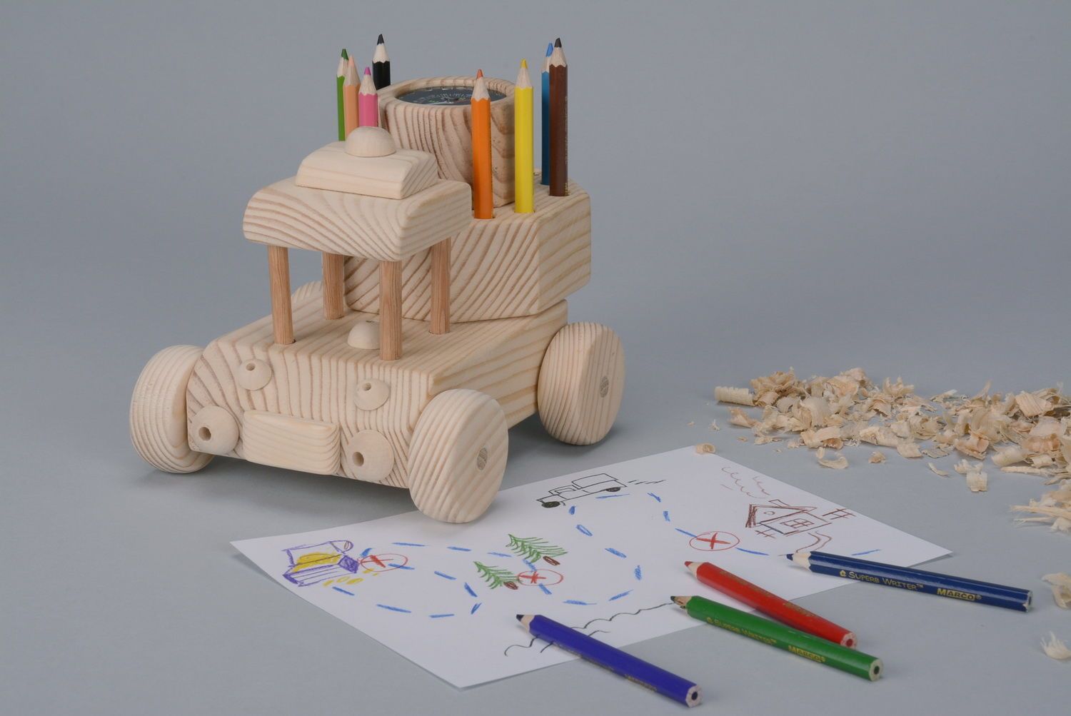 Macchina con bussola fatta a mano giocattolo di legno giocattolo da bambino foto 5