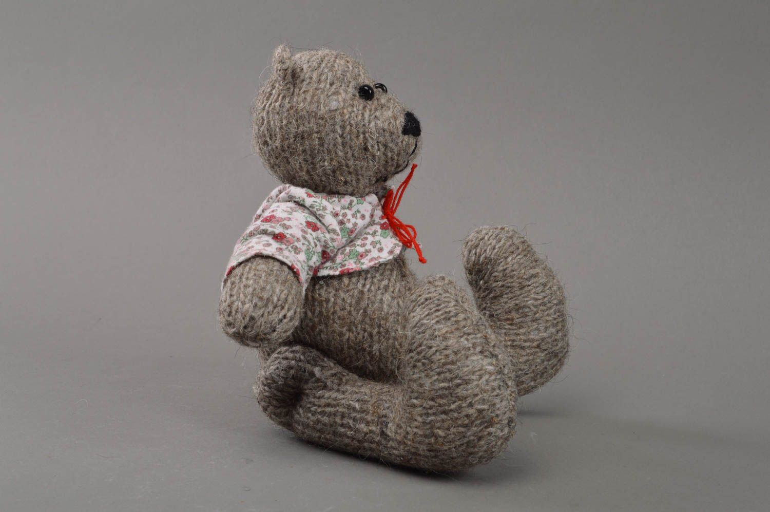 Petit jouet mou tricoté fait main gris ourson cadeau pour enfant et décoration photo 3