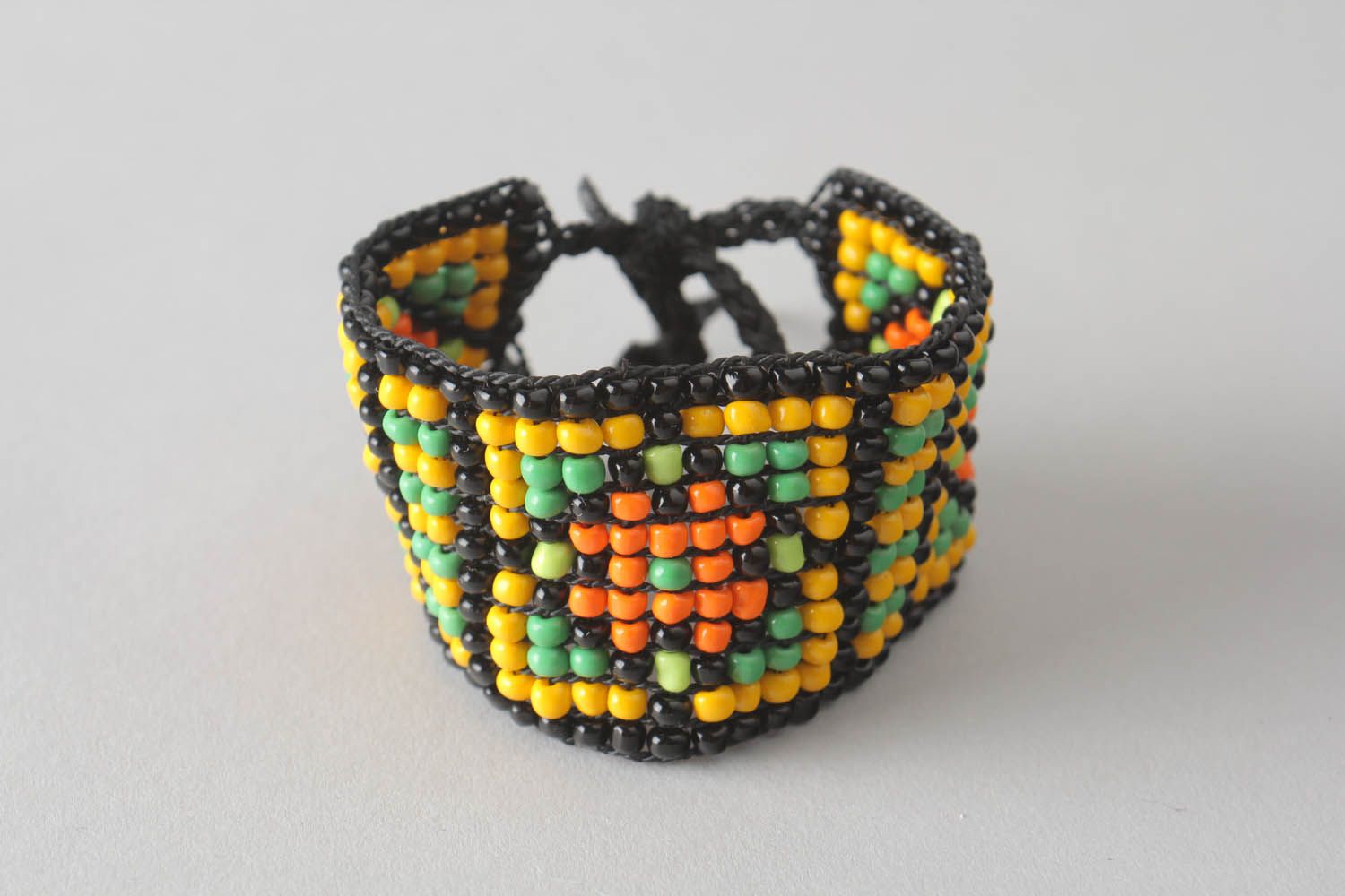 Multi-colored beaded bracelet photo 3