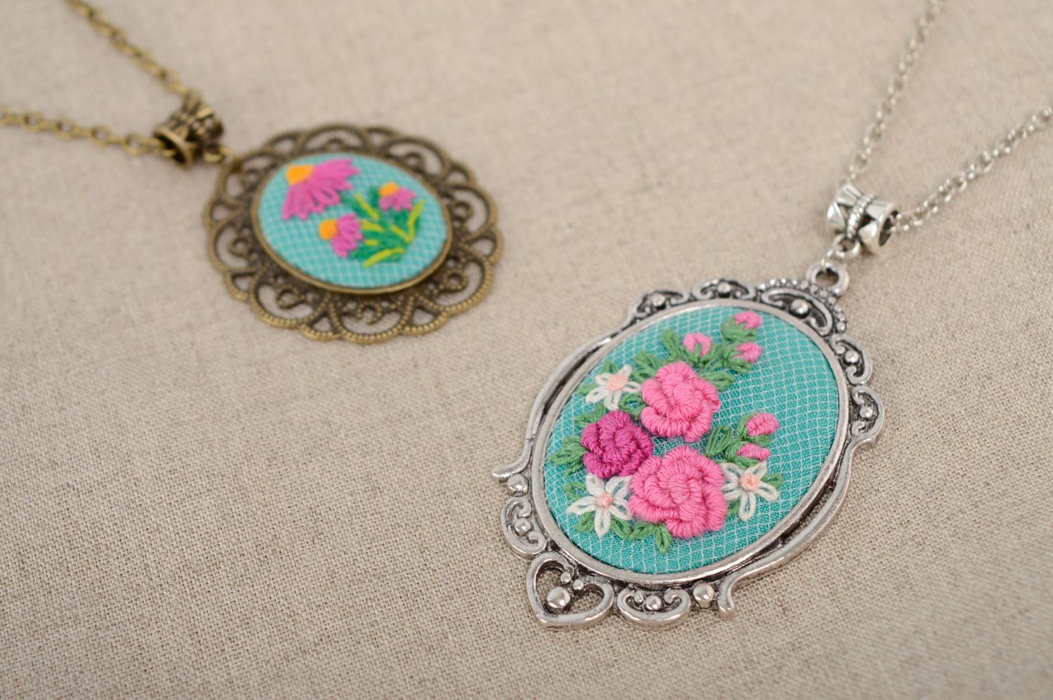 Hand embroidered pendant with metal chain photo 5