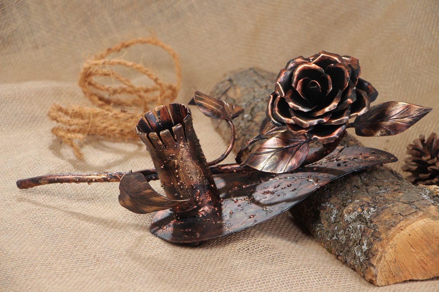 Fleur en fer forgée brune avec support faite main originale pour bureau  photo 1