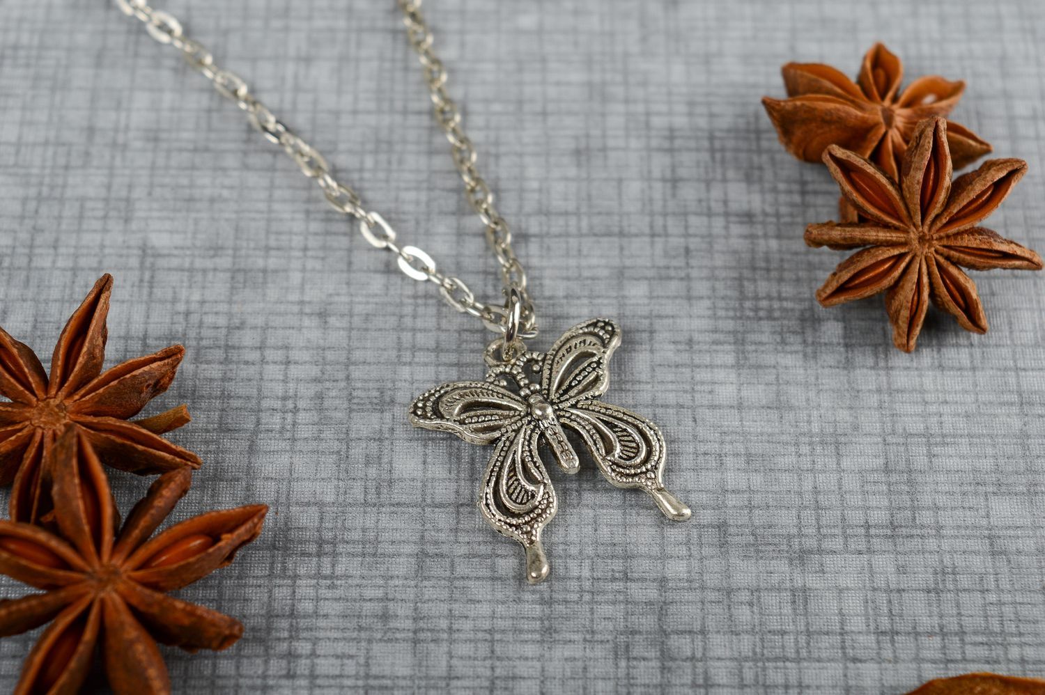 Handmade trendy pendant metal jewelry metal pendant stylish jewelry for women photo 1