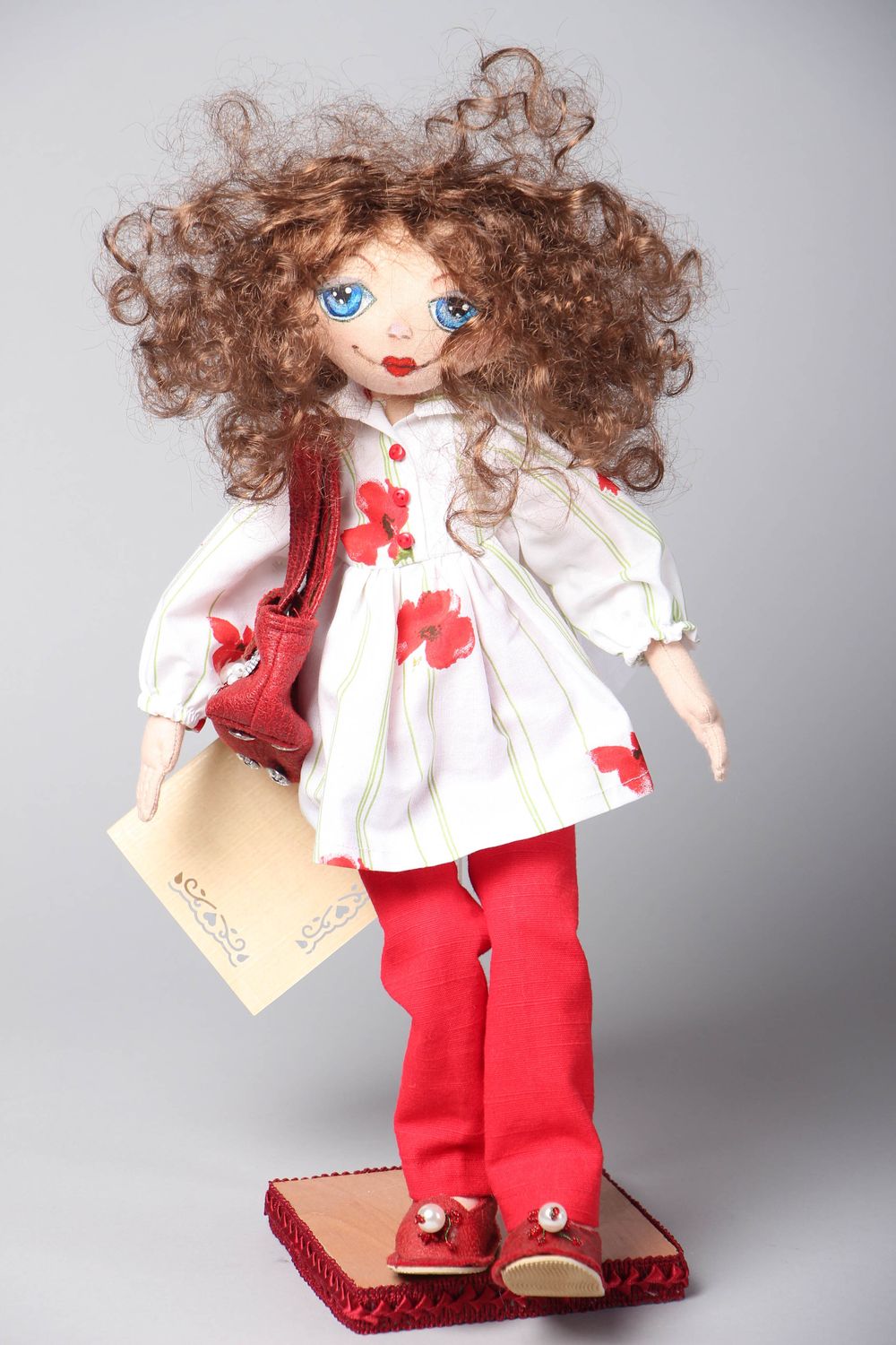 Авторская кукла на подставке тканевая Сашка-кудряшка фото 1