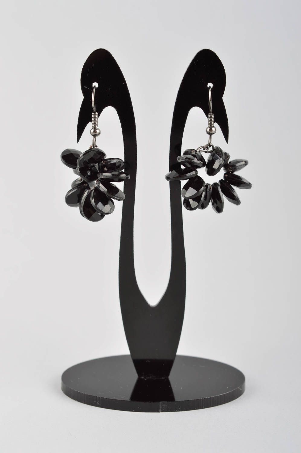 Серьги ручной работы модные серьги черные кольца из пластика авторская бижутерия фото 2