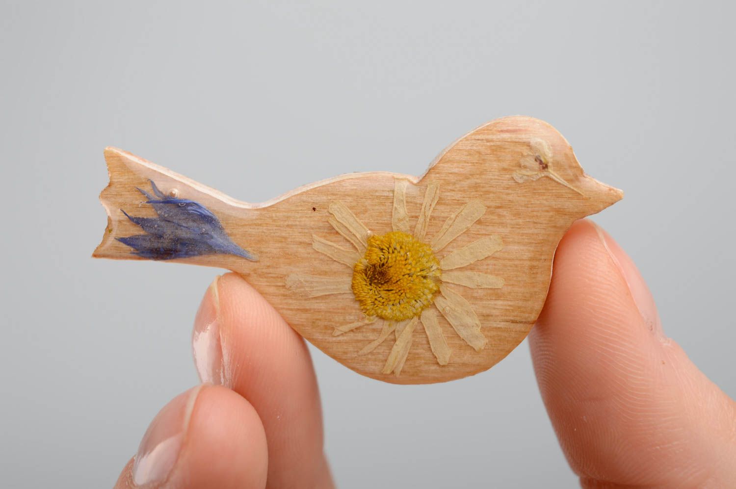 Broche oiseau en bois et résine époxyde originale faite main accessoire femme photo 4