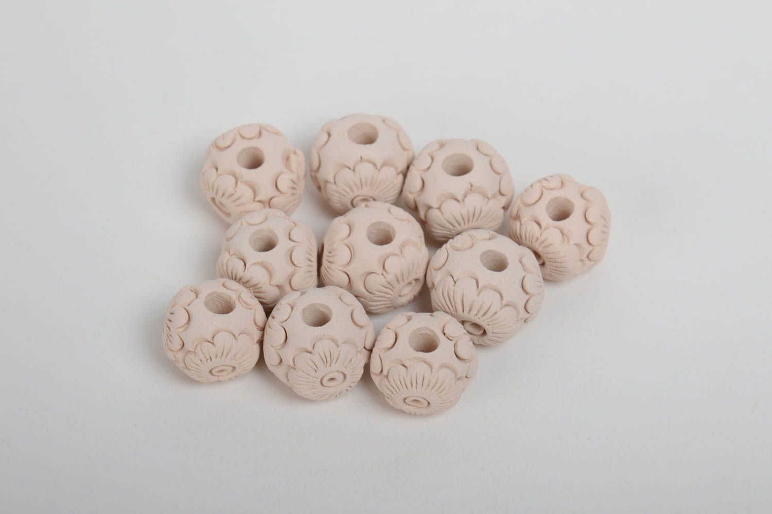 Set of 10 handmade white small round beads with flowers for jewelry making photo 4