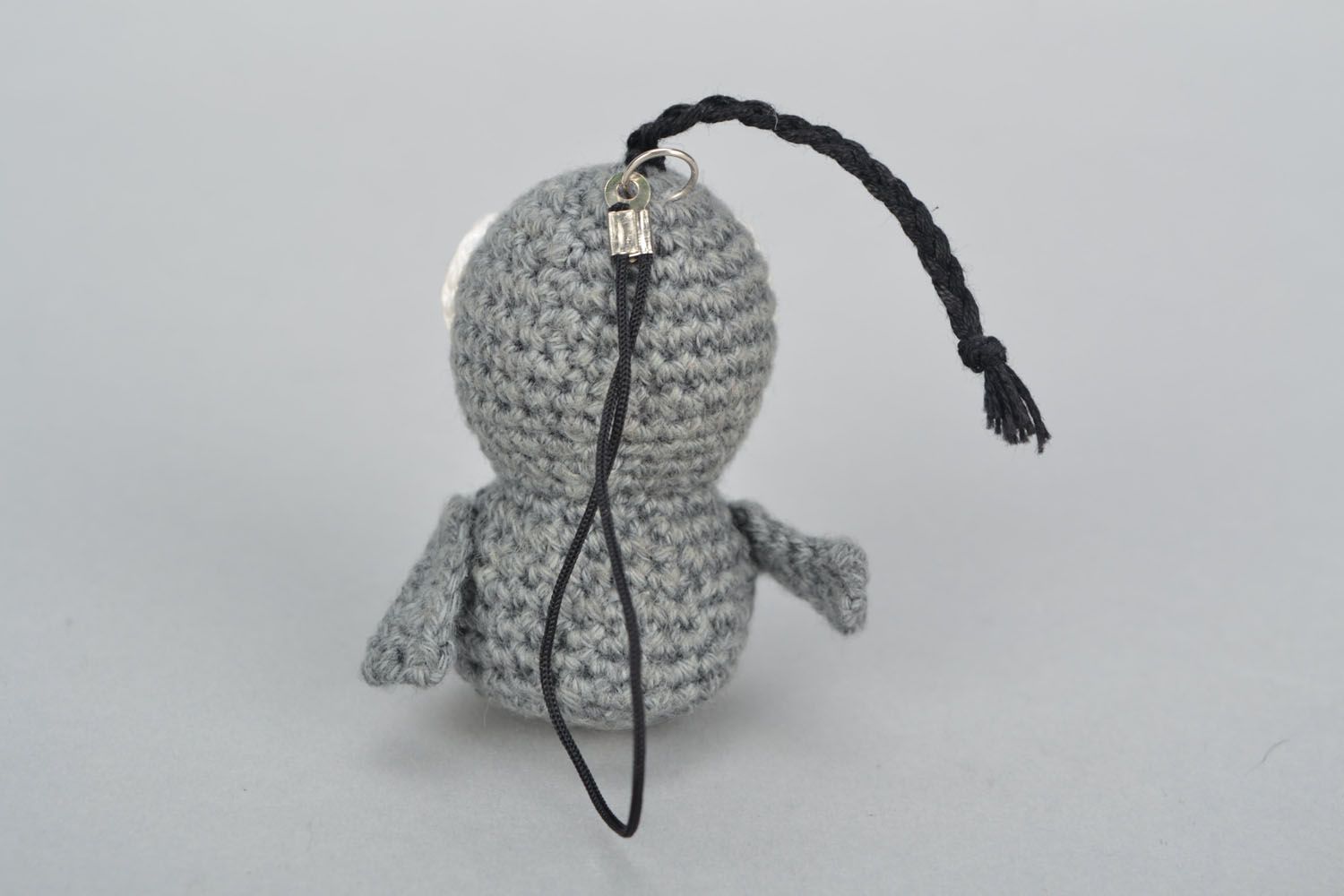 Porte-clés tricoté au crochet Chouette grise  photo 4
