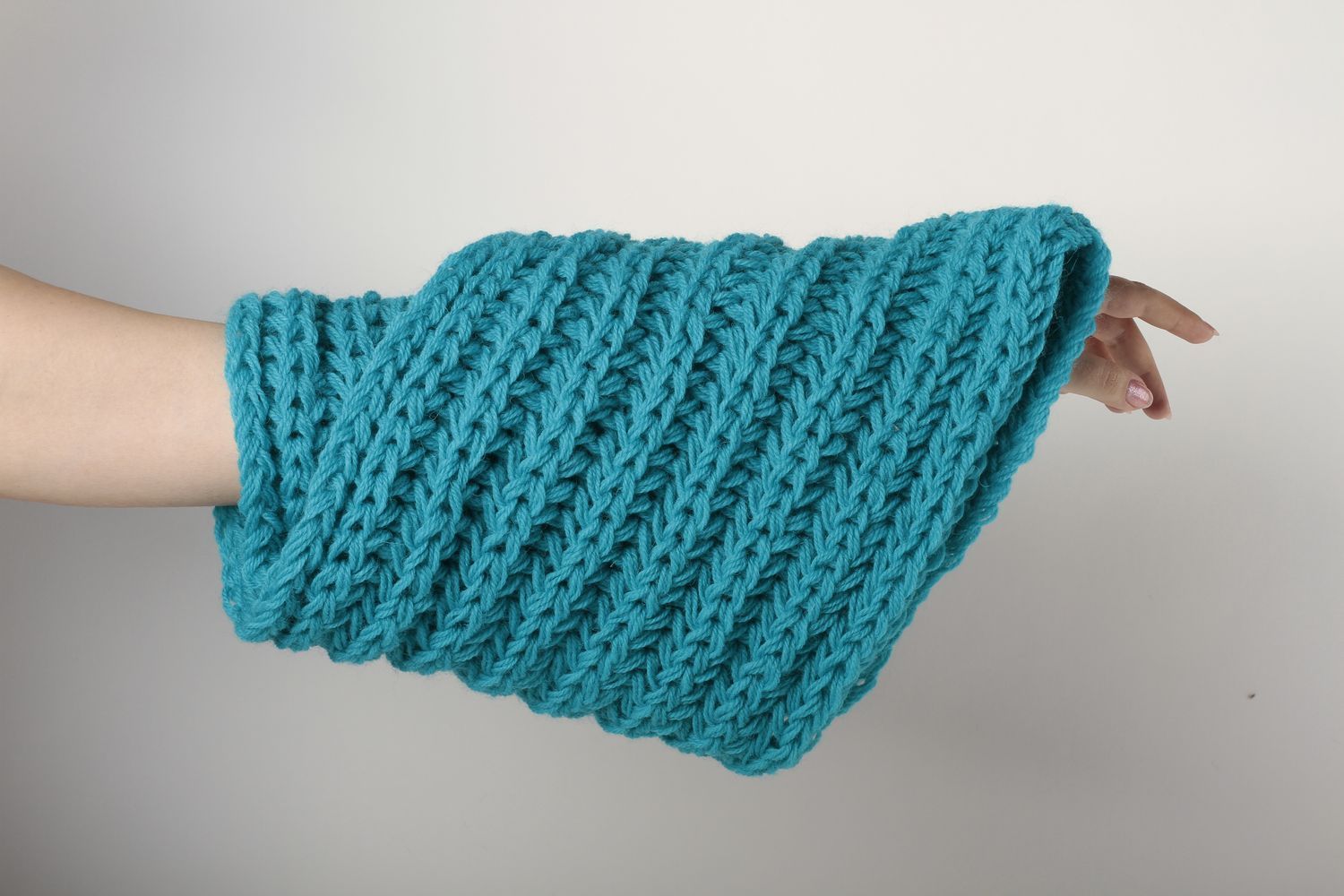 Écharpe bleue faite main Vêtement femme tricotée en laine chaude Idée cadeau photo 1