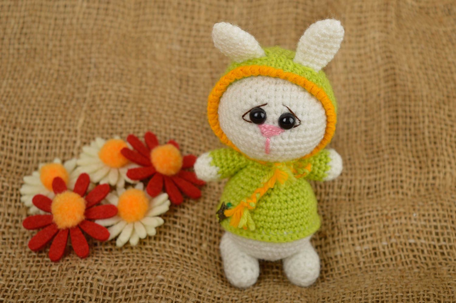 Jouet lapin tricoté Peluche faite main en fils acryliques Cadeau pour enfant photo 1