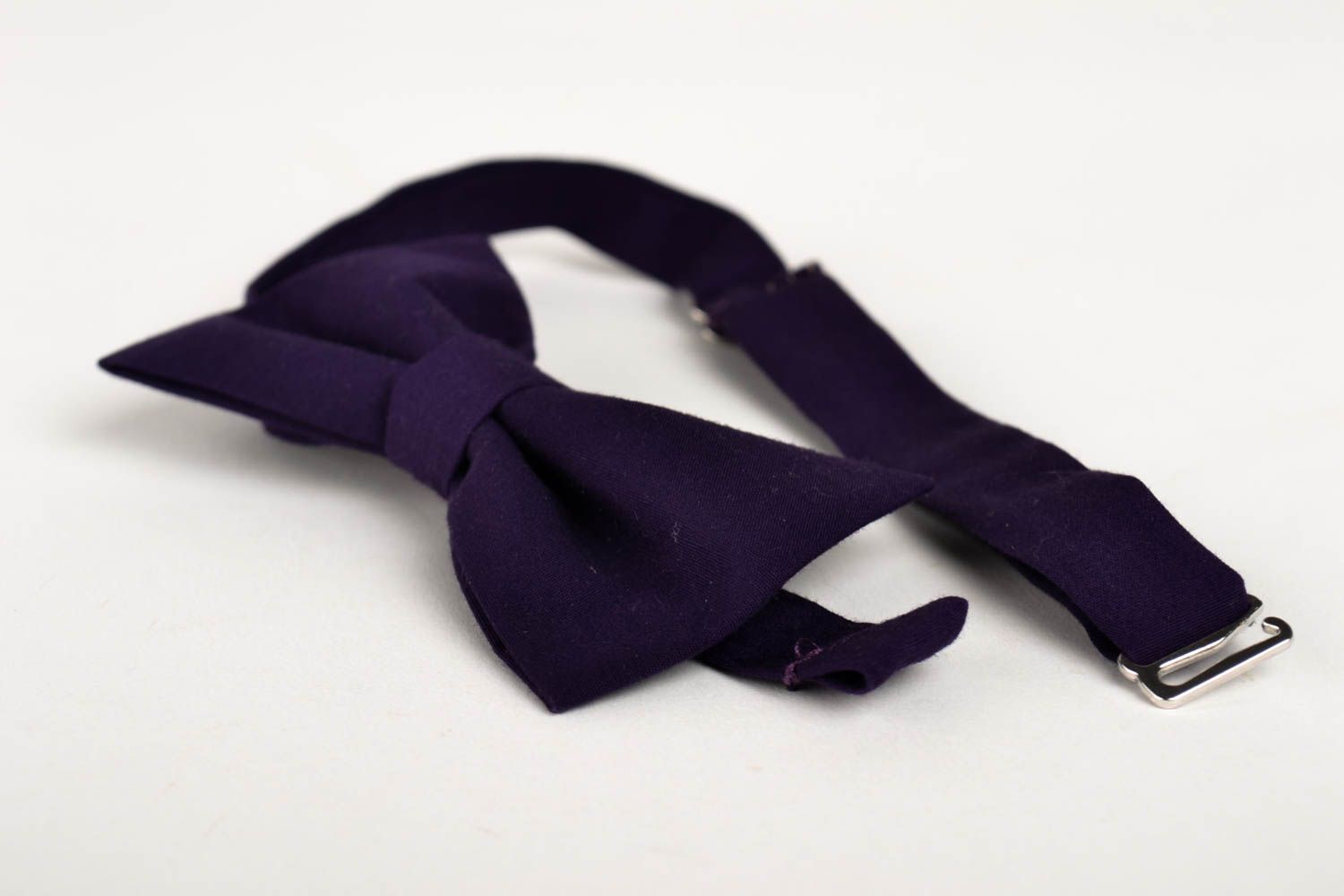 Corbata de lazo hecha a mano pajarita moderna oscura original accesorio unisex foto 4