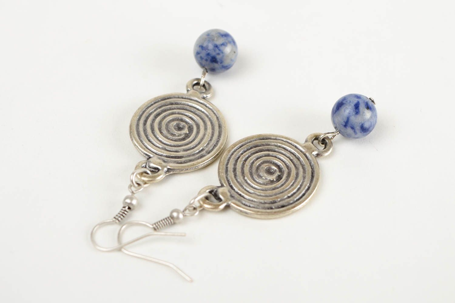 Boucles d'oreilles métal Bijou fait main avec perles bleues Cadeau pour femme photo 4