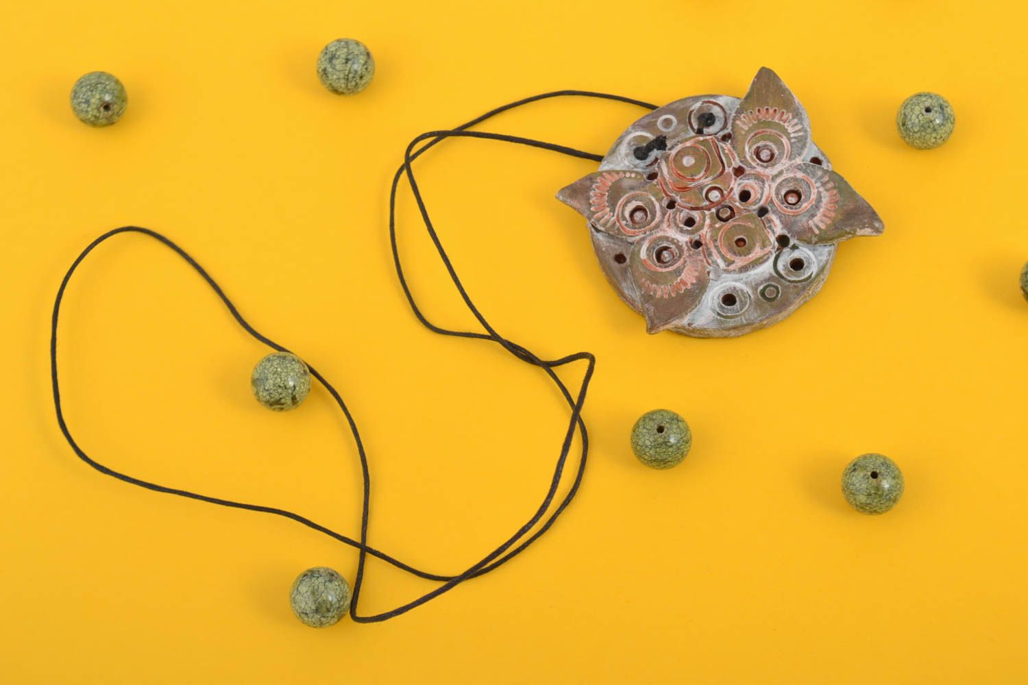 Beautiful handmade ceramic pendant fashion tips designer accessories for girls photo 1