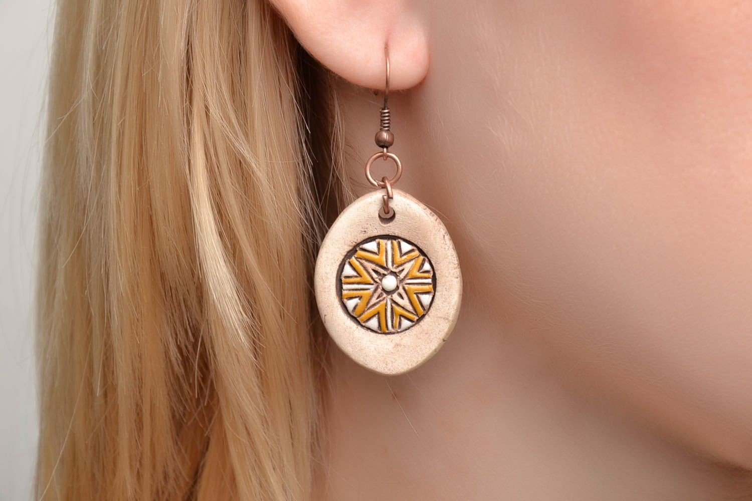 Clay earrings with pattern in ethnic style photo 2