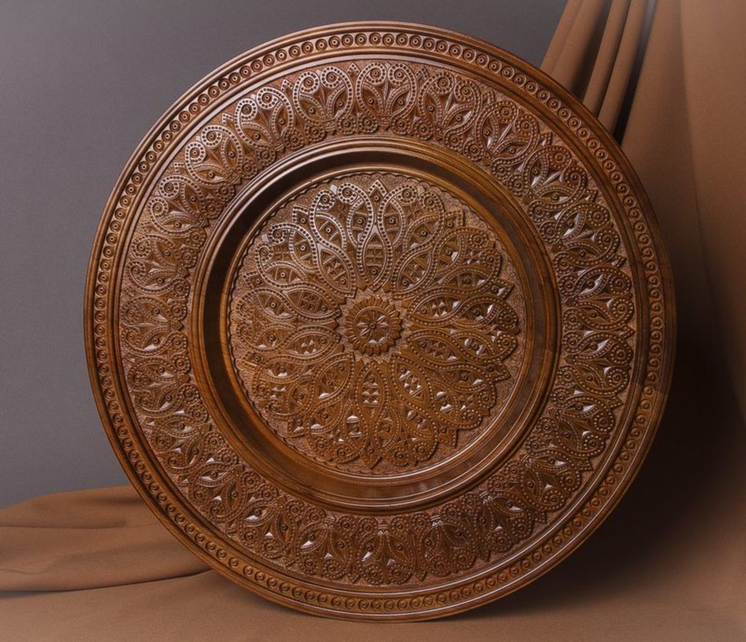 Beautiful carved plate photo 1