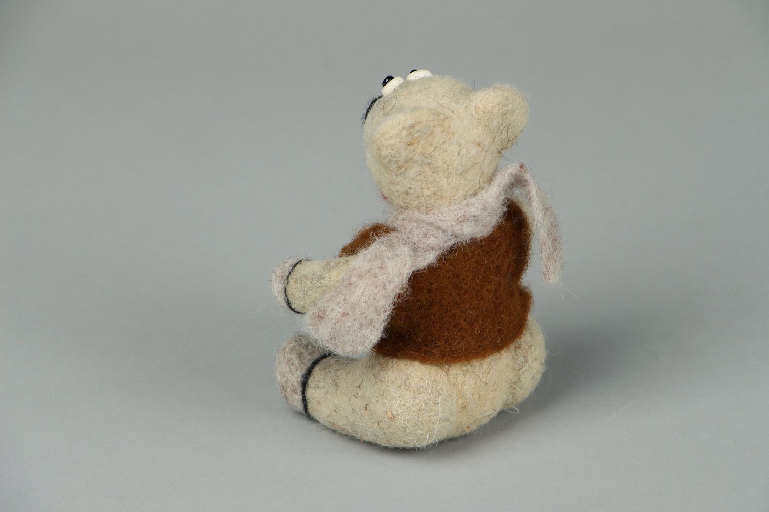 Handgemachtes Kuscheltier Bär aus Wolle foto 3
