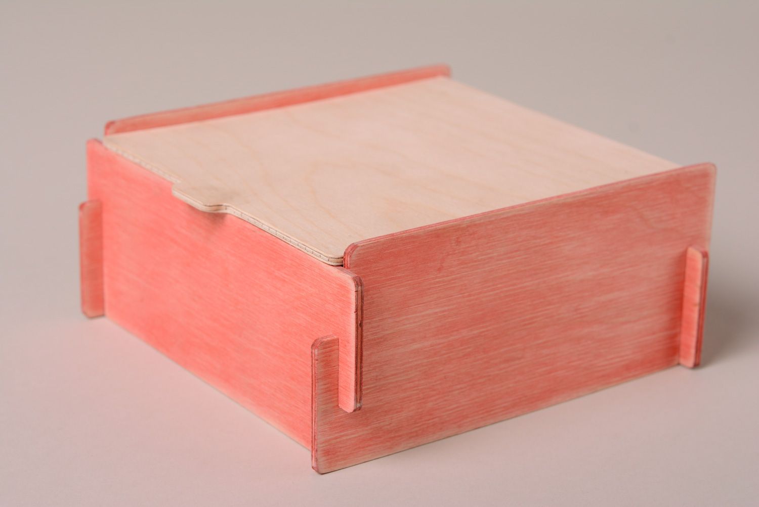 Деревянная шкатулка розовая квадратная фото 1