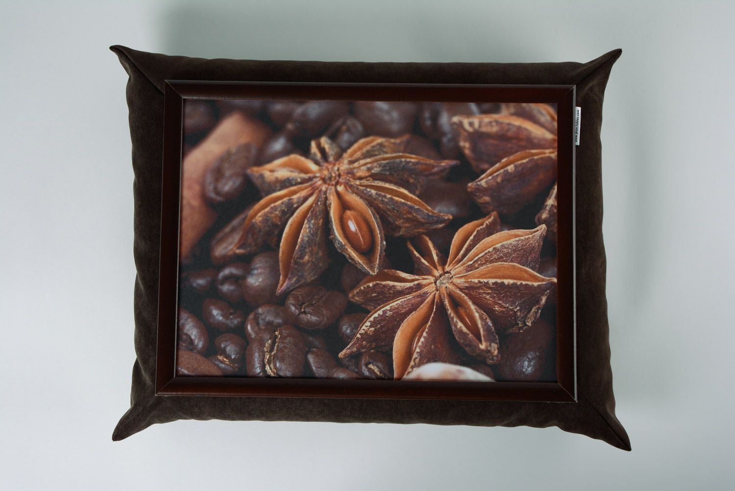 Almohada decorativa mesa pequeña artesanal práctica marrón con dibujo foto 3