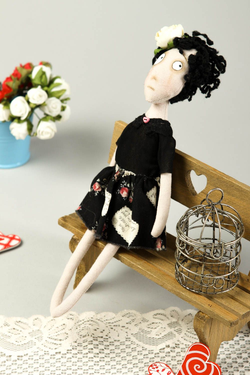Bambola bella in cotone fatta a mano pupazzo tessile originale decoro casa
 foto 1