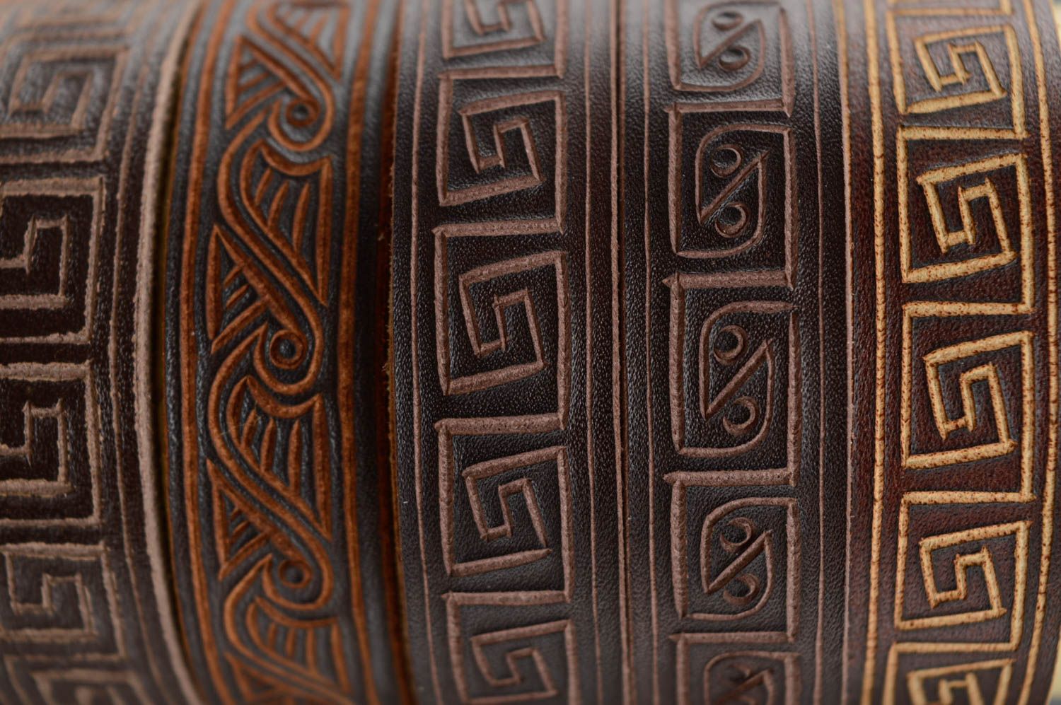 Bracelet en cuir naturel avec méandre marron fait main ethnique pour homme photo 5
