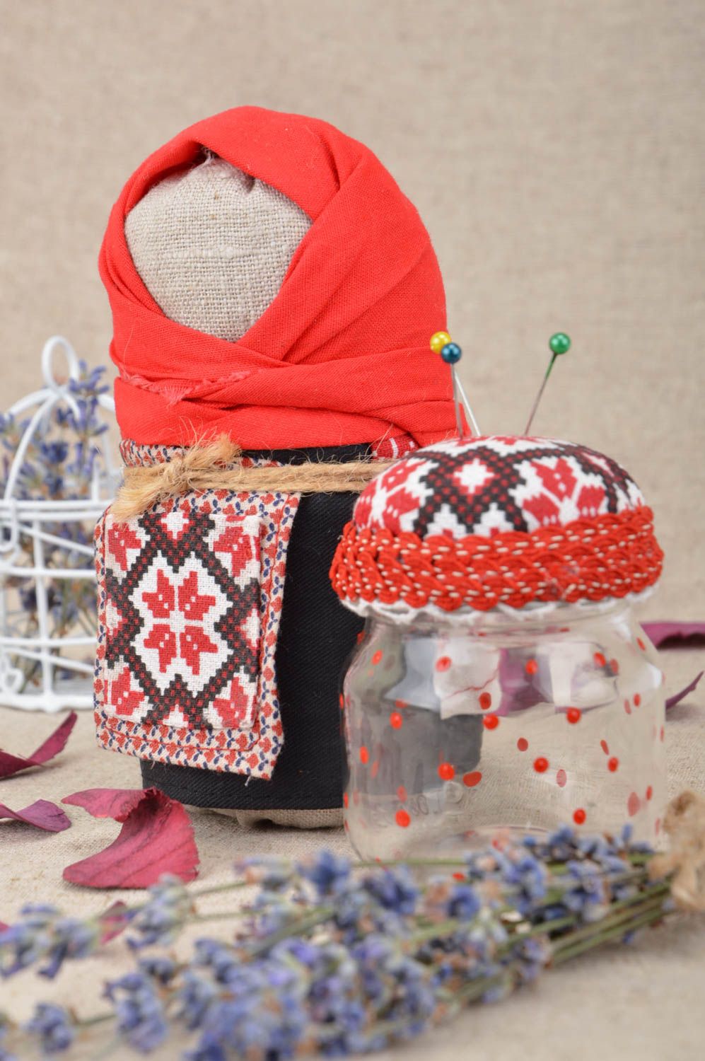 Künstlerische Puppe mit Nadelkissen im ethnischen Stil mit Ornament Set 2 Stück foto 1