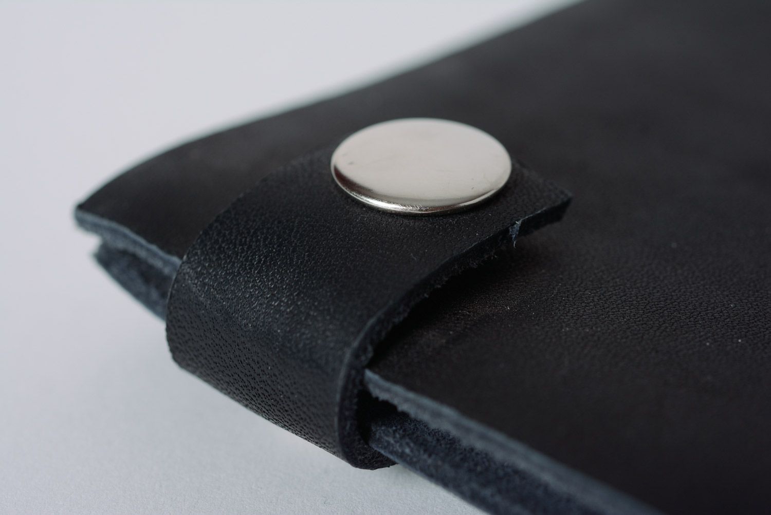 Carnet de notes en cuir noir avec papier blanc fait main à boutons-pression photo 2