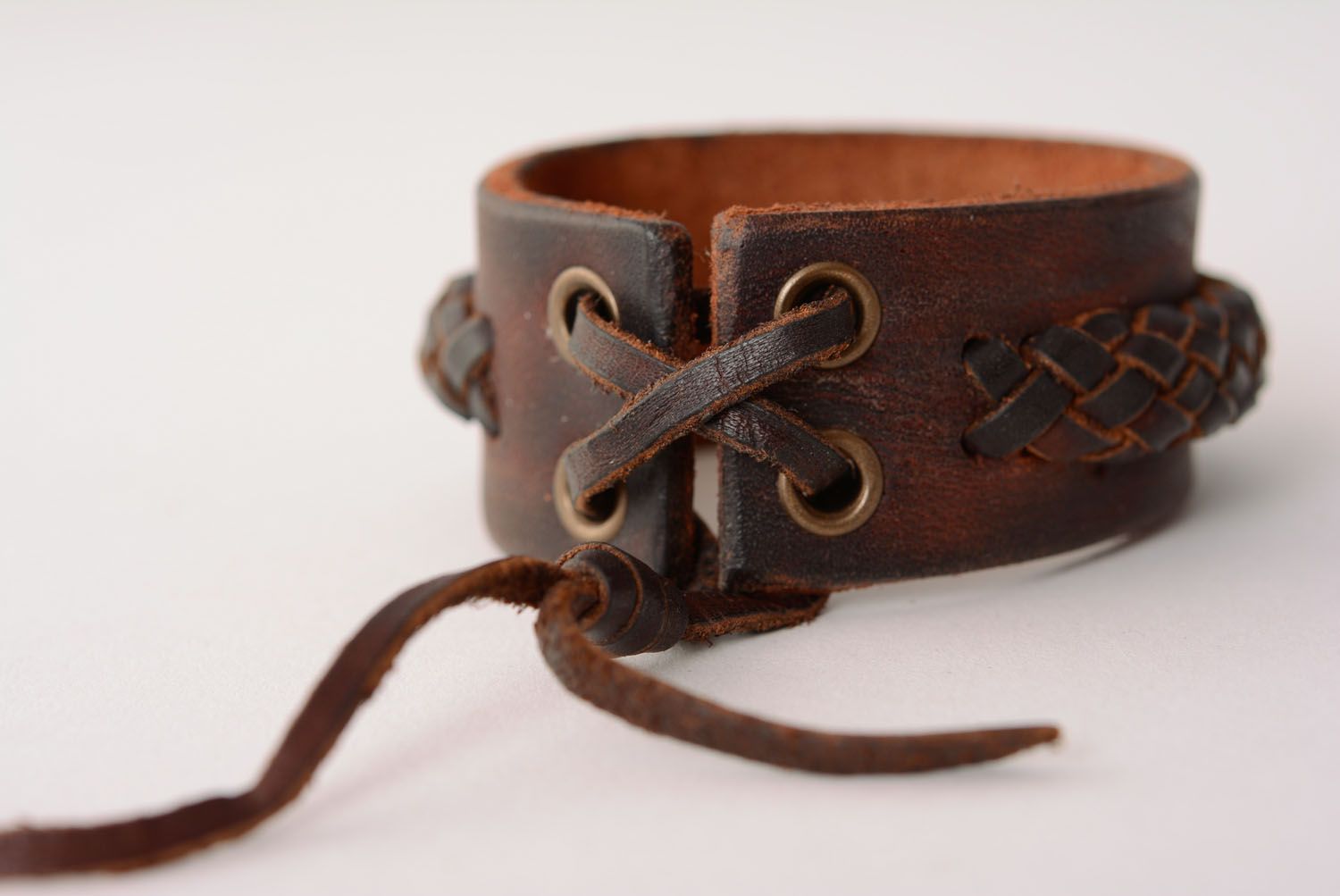 Handmade leather bracelet photo 1