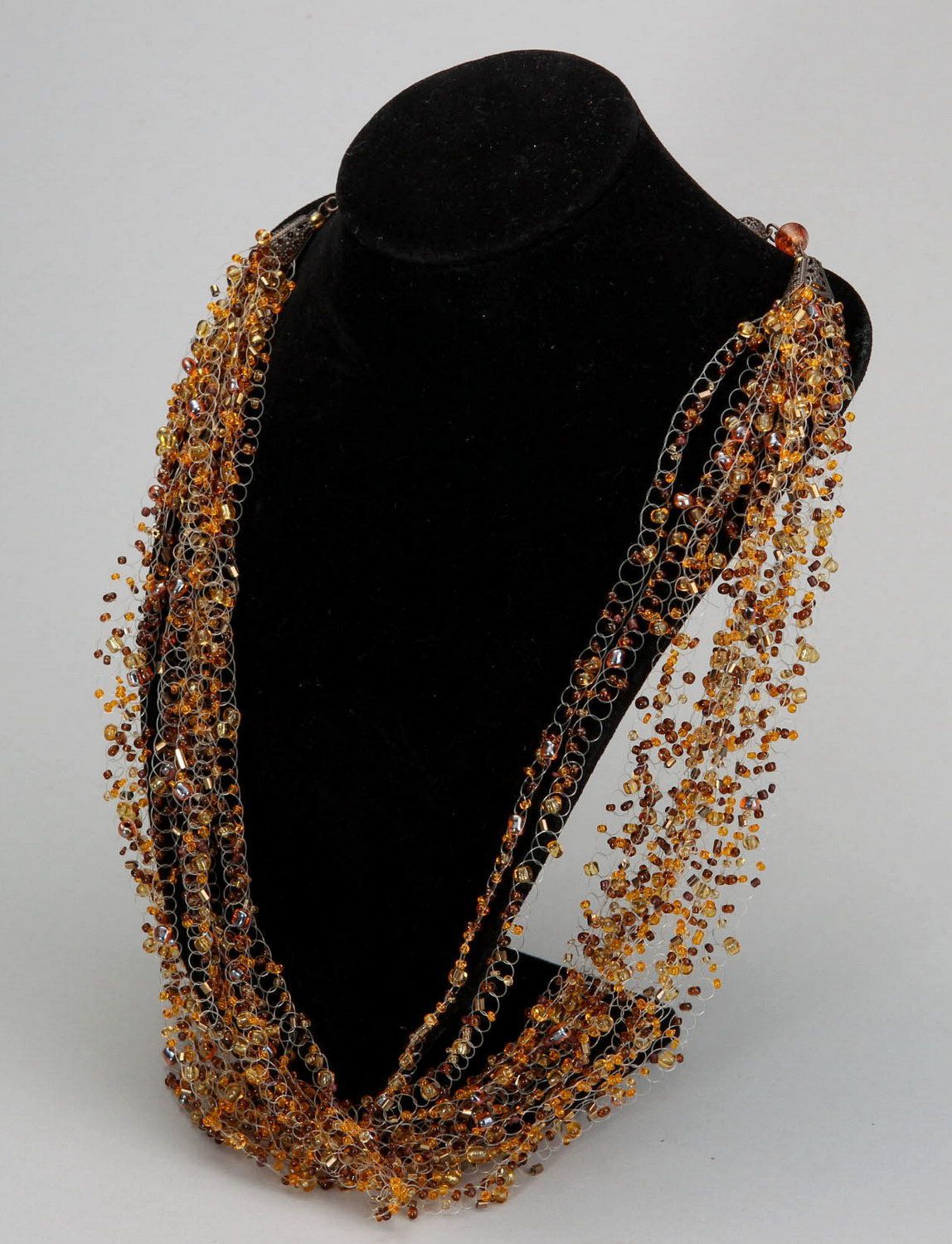 Multi-row necklace made of beads photo 4