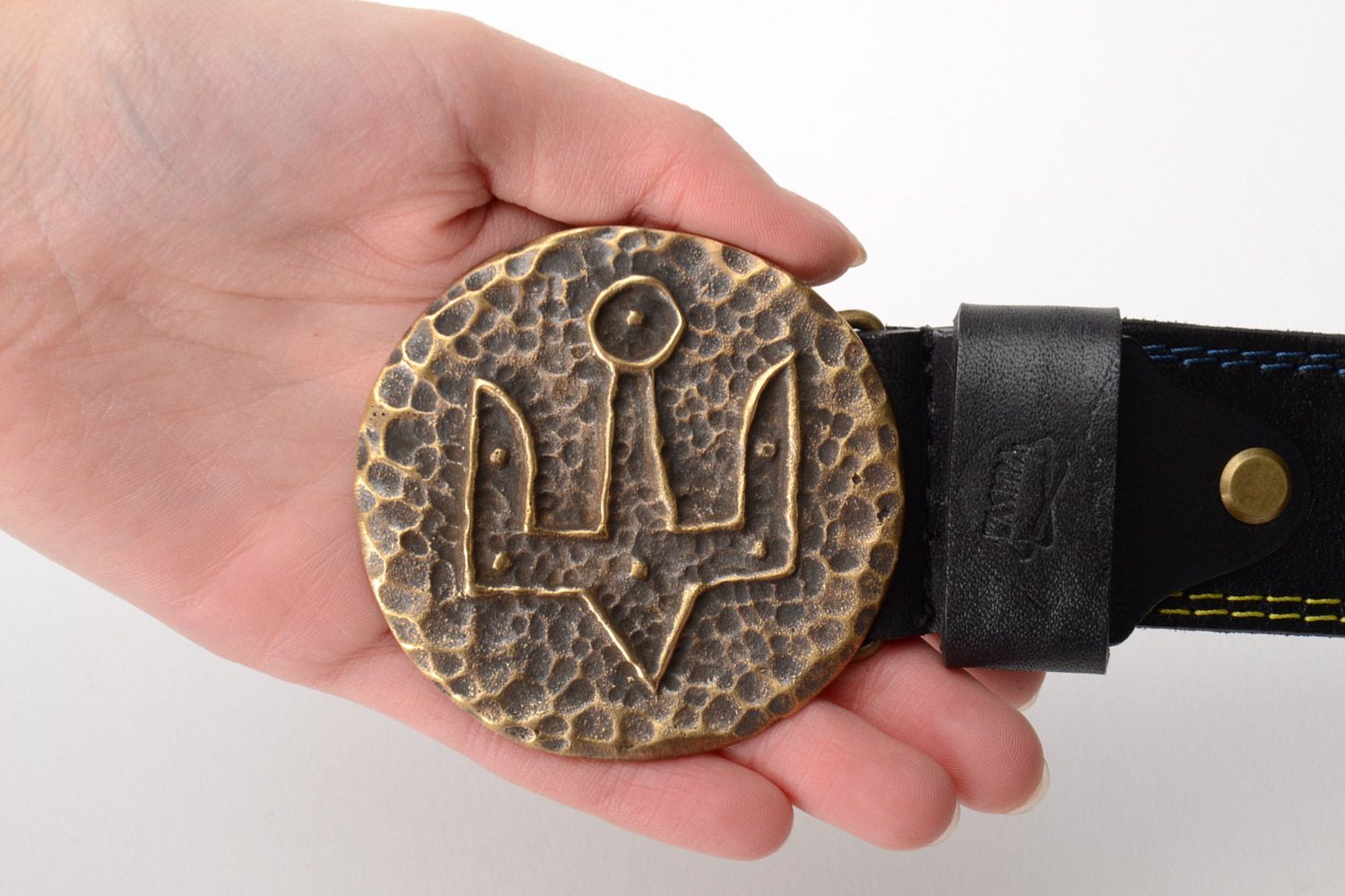 Handmade leather belt with metal buckle and embossed coat of arms of Ukraine photo 5