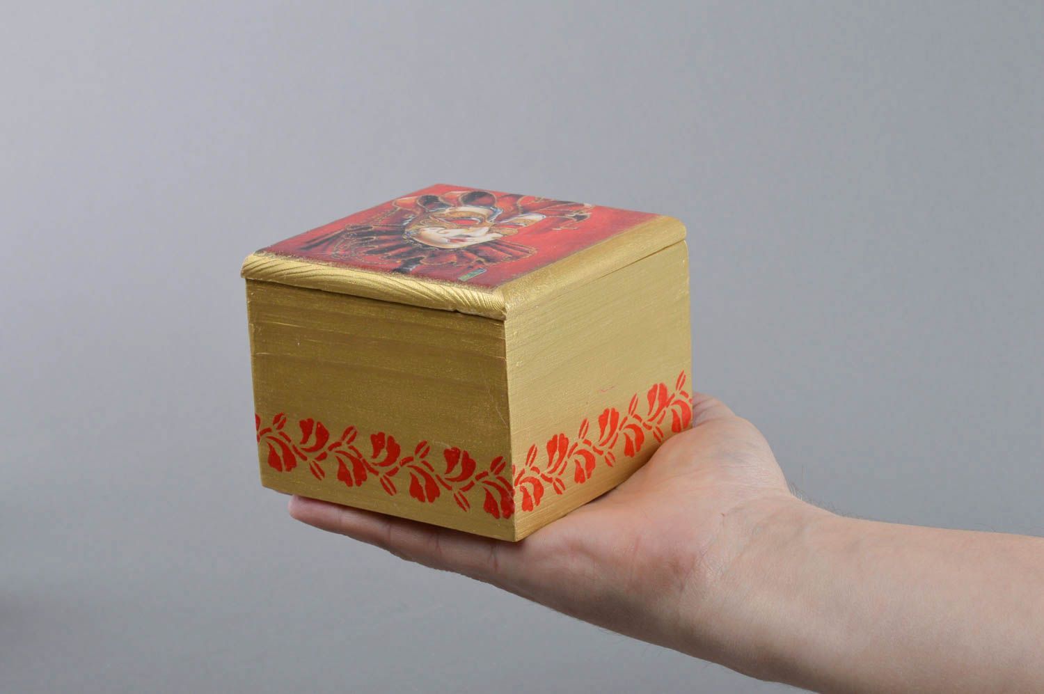 Petite boîte à bijoux en bois faite main de couleur dorée serviettage Arlequin  photo 4