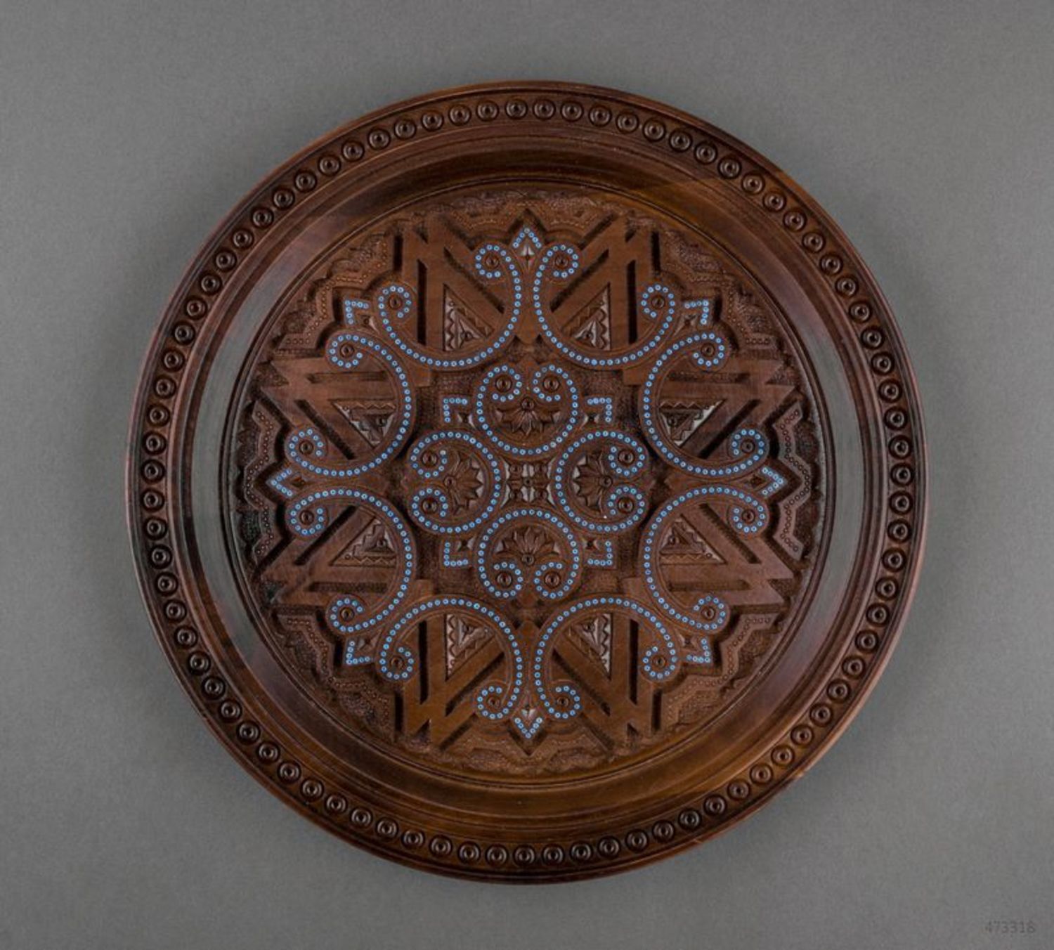 Wooden decorative plate photo 3
