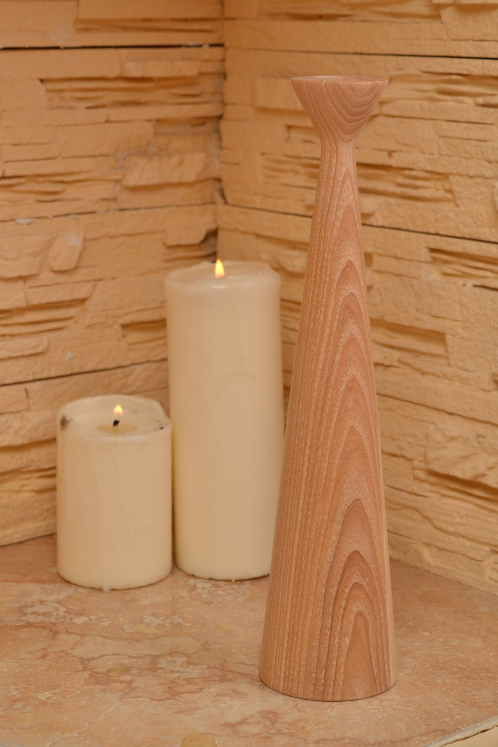 Подсвечник ручной работы из древесины клена под одну свечу высокий длинный фото 1