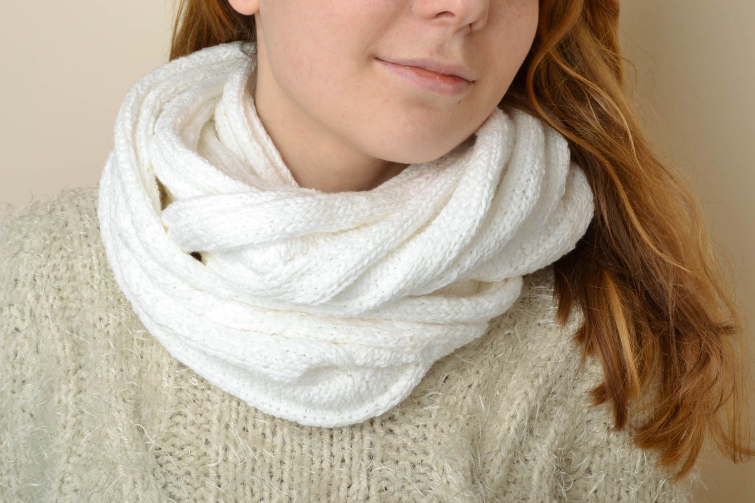 Sciarpa collare di lana fatta a mano accessorio all'uncinetto da donna
 foto 5