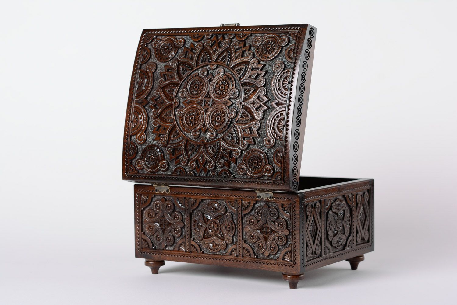 Boîte en bois décorative faite main originale brune avec sculpture et couvercle photo 1