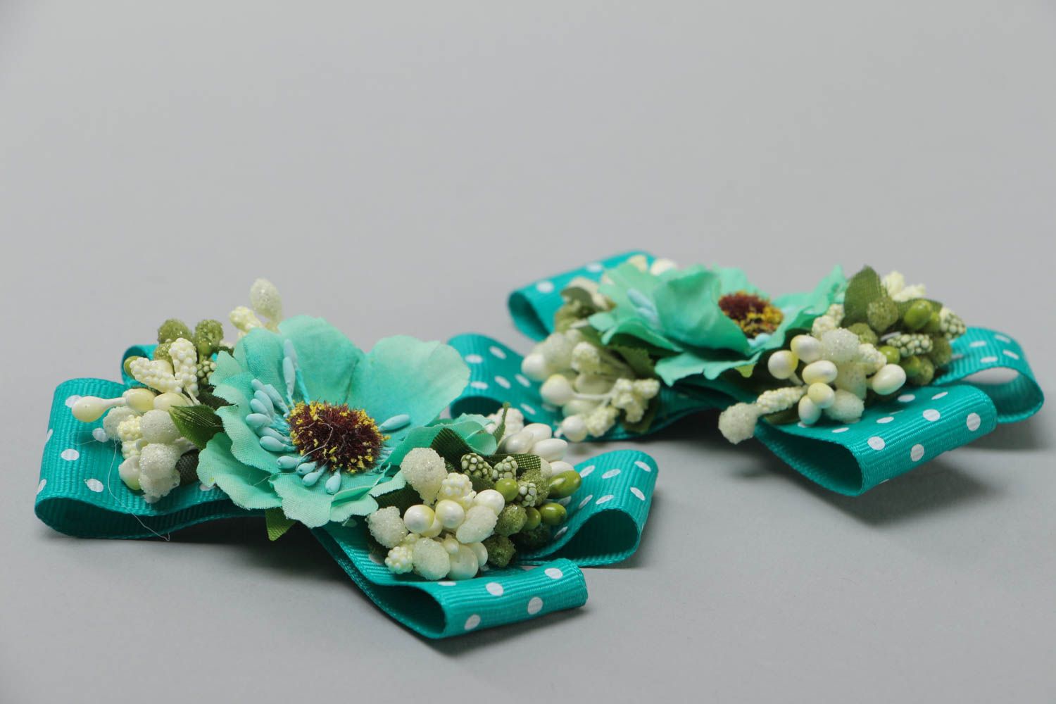Set of 2 handmade hair clips with small rep ribbon bows of turquoise color photo 3