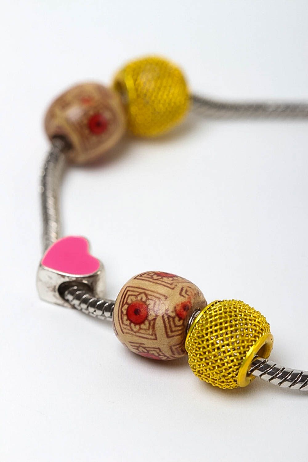 Bracelet métal Bijou fait main avec cœur perles fantaisie Accessoire femme photo 3