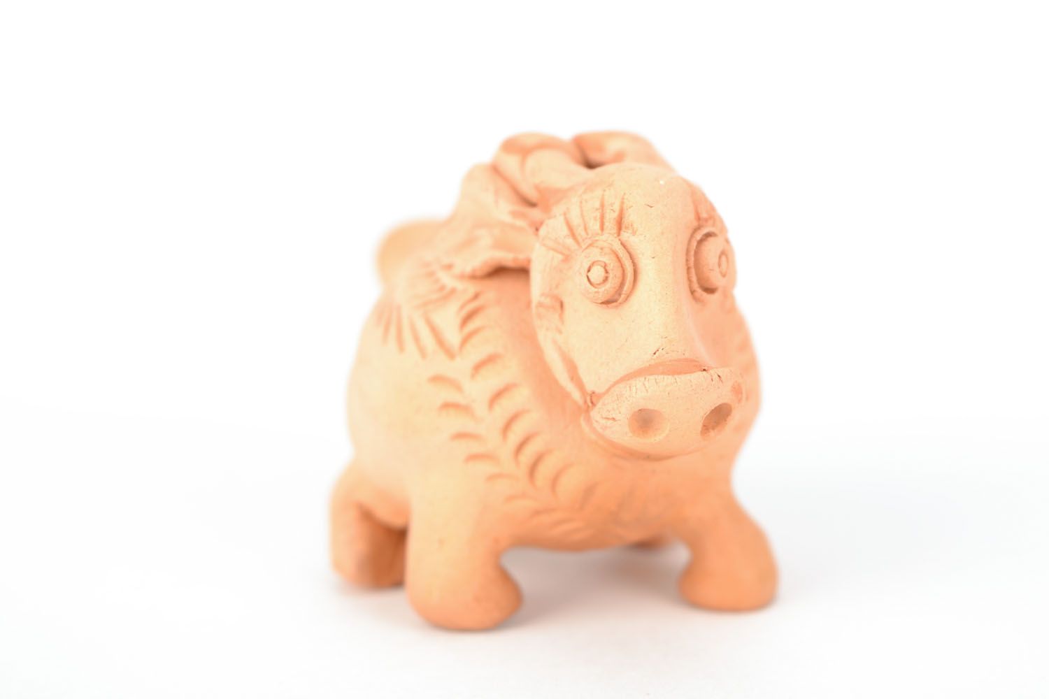 Apito de argila brinquedo de cerâmica artesanal em forma do carneiro  foto 4