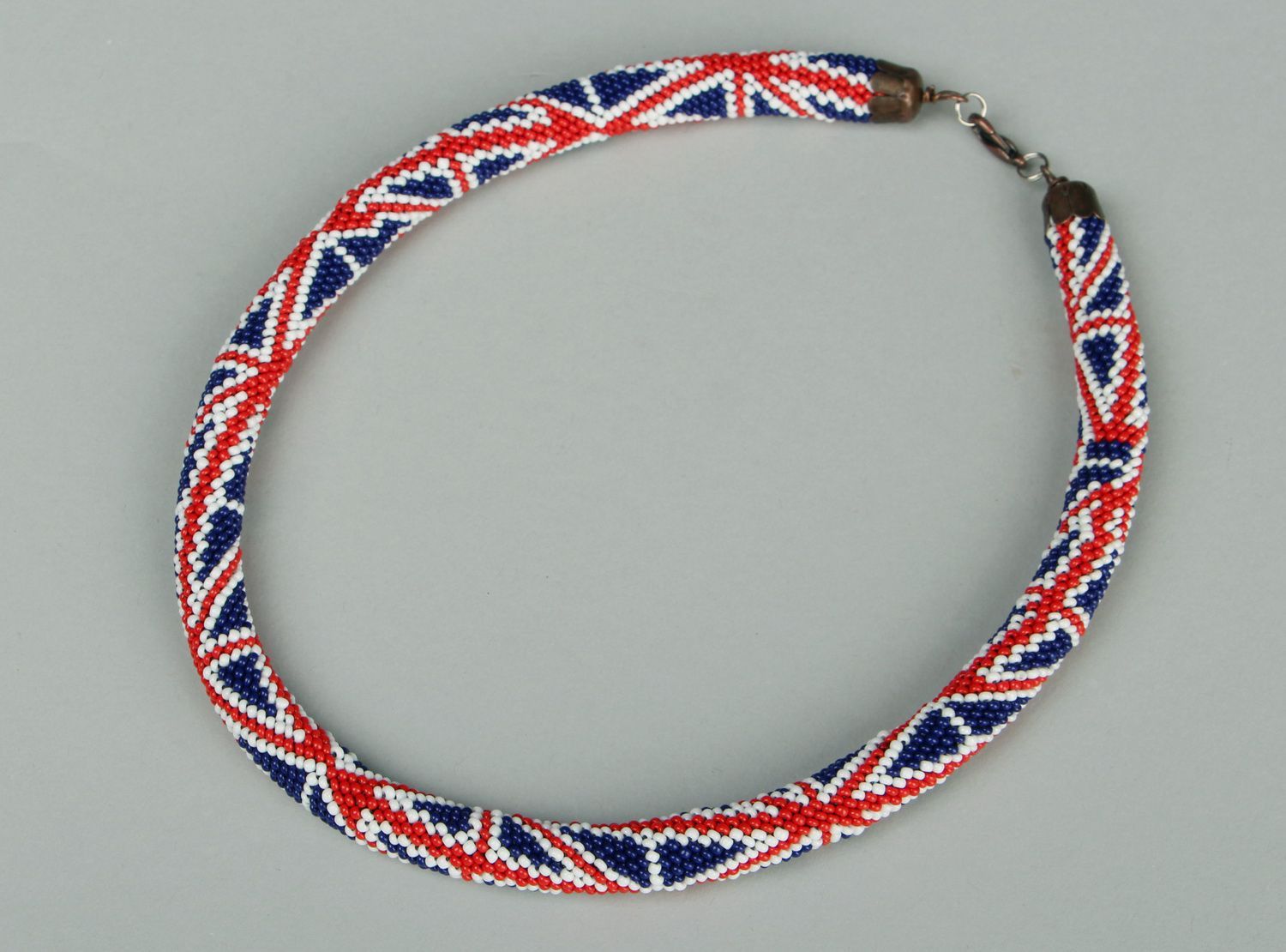 Rope necklace made of beads Britain photo 3